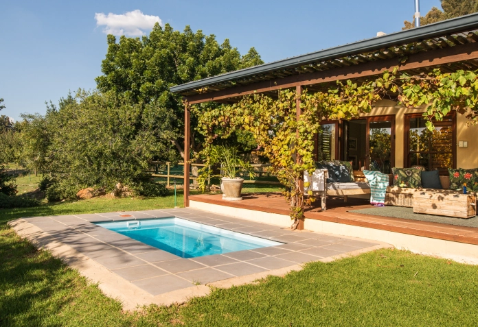 Waarom kiezen voor een RVS zwembad?