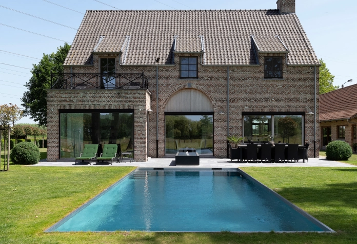 Waarom kiezen voor een monoblok zwembad van Veerman Zwembaden?