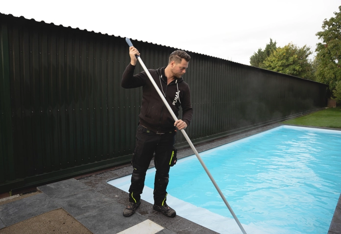 Voordelen en nadelen van een zwembad op maat in uw tuin 